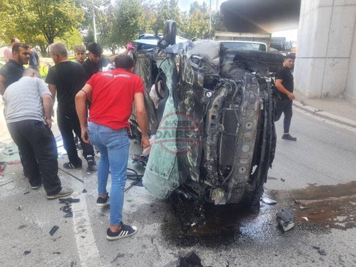 Konya’da 26 yaşındaki genç sürücünün can verdiği kaza kamerada 1